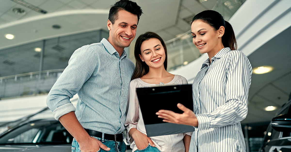 image-of-a-car-dealer-talking-to-customers